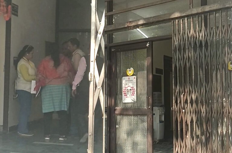 मुख्यमंत्री उडन दस्ता द्वारा जिला बाल संरक्षण अधिकारी कार्यालय का किया गया औचक निरीक्षण