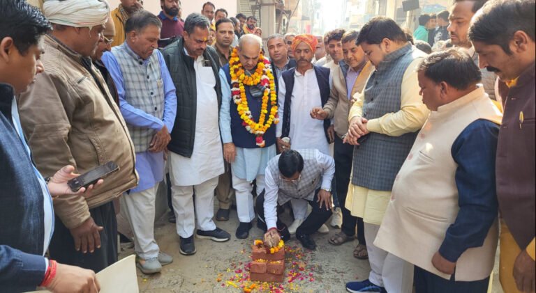 पं.मूलचंद शर्मा ने प्रेम नगर और हरि बिहार में 25 आरएमसी गलियों का निर्माणकार्य शुरू कराया