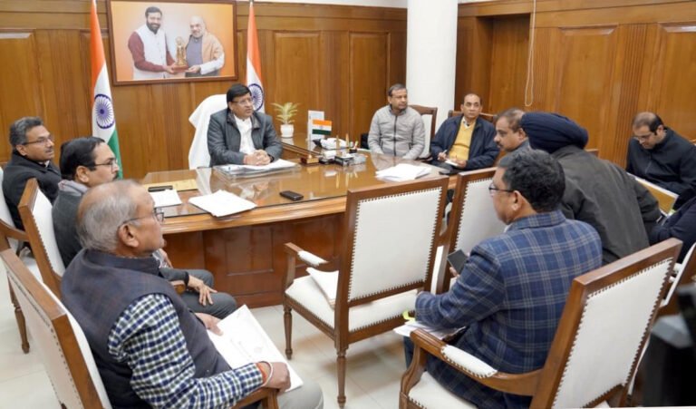 कैबिनेट मंत्री विपुल गोयल ने भ्रष्टाचार के खिलाफ कड़ा कदम उठाया, दो नायब तहसीलदार किये निलंबित