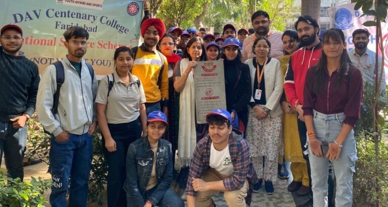 शताब्दी महाविद्यालय में एचआईवी एड्स पर जागरूकता रैली