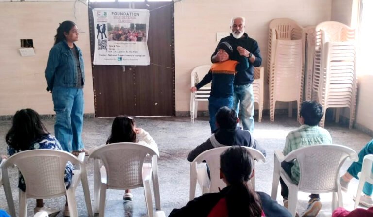 चेष्टा लर्निंग सिस्टम फाउंडेशन द्वारा आत्मरक्षा शिविर का आयोजन
