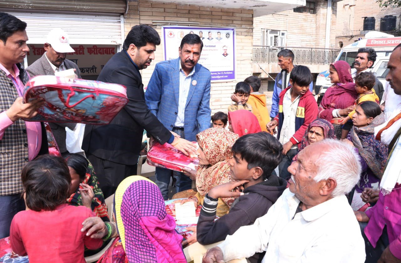 जरूरतमंद लोगो के लिए कम्बल वितरण कार्यक्रम का आयोजन