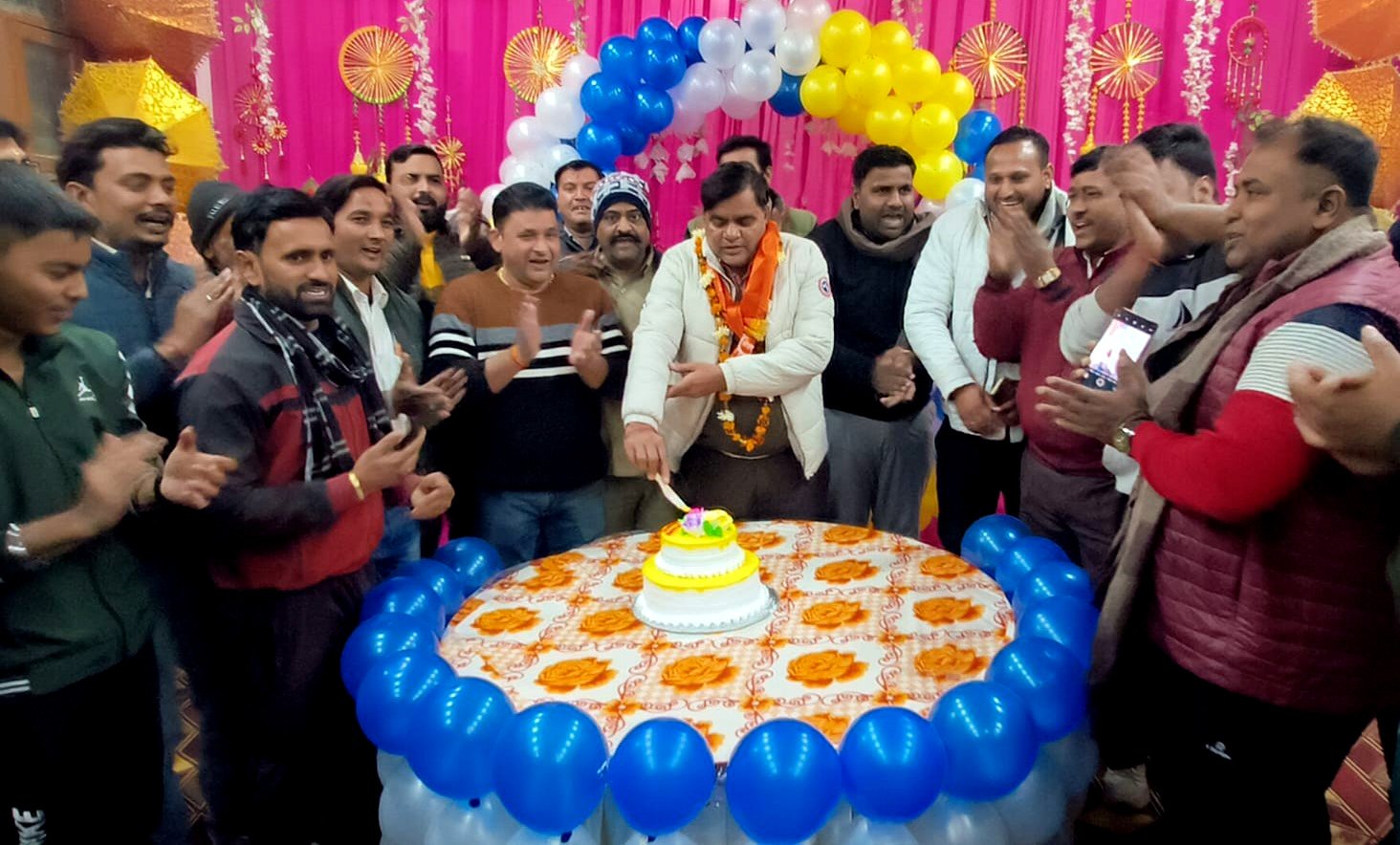 वार्ड-25 की जनता ने धूमधाम से मनाया वरिष्ठ भाजपा नेता रवि भड़ाना का जन्मदिन