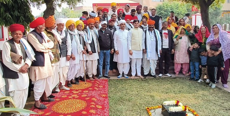 राजस्थान और मध्यप्रदेश के गुर्जर लोक कलाकारों का अनंगपुर गांव में हुआ जोरदार स्वागत