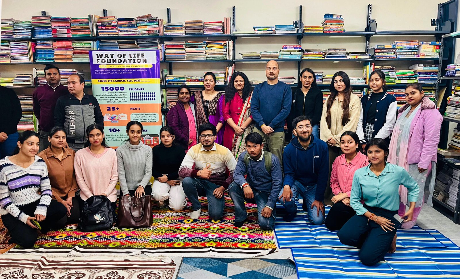 जेसी बोस विश्वविद्यालय, के संचार एवं मीडिया तकनीकी विभाग विद्यार्थियों ने सोशल वर्क के लिए इंडस्ट्रियल विजिट किया