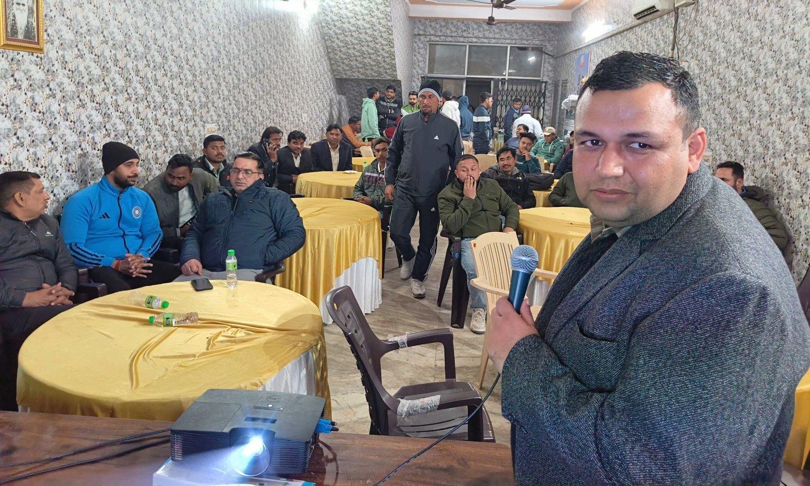 धौज गांव स्थित ब्लू बर्ड स्पोर्टस काम्पलैक्स में ब्लू बर्ड क्रिकेट लीग की शुरूआत 26 जनवरी से होगी 