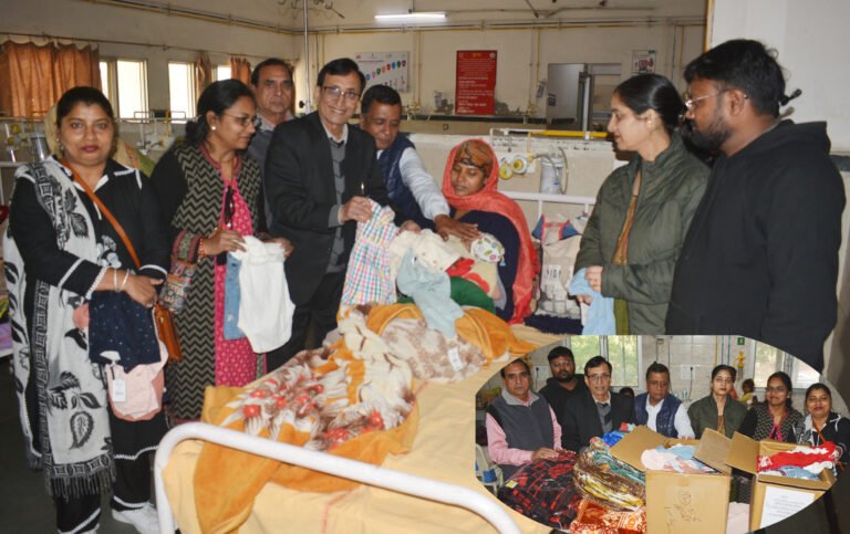बीके अस्पताल में लोरिया प्रगतिशील फाउंडेशन ने नवजात बच्चों को बांटे गर्म वस्त्र