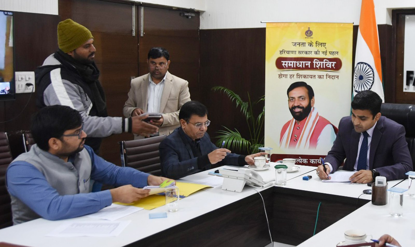 डीसी विक्रम सिंह ने बुधवार को सुनी समाधान शिविर में शिकायतें