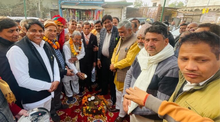 राज्यमंत्री राजेश नागर ने आठ करोड़ की लगत से बनाने वाली तिगांव से अटाली सड़क निर्माण कार्य का किया शुभारंभ