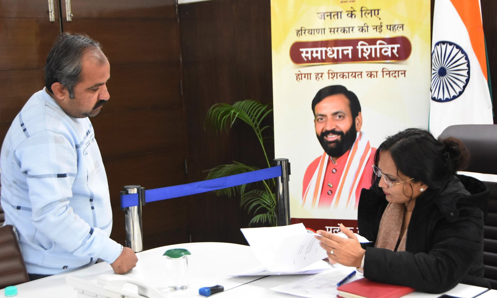 एसडीएम फरीदाबाद शिखा ने बुधवार को सुनी समाधान शिविर में शिकायतें