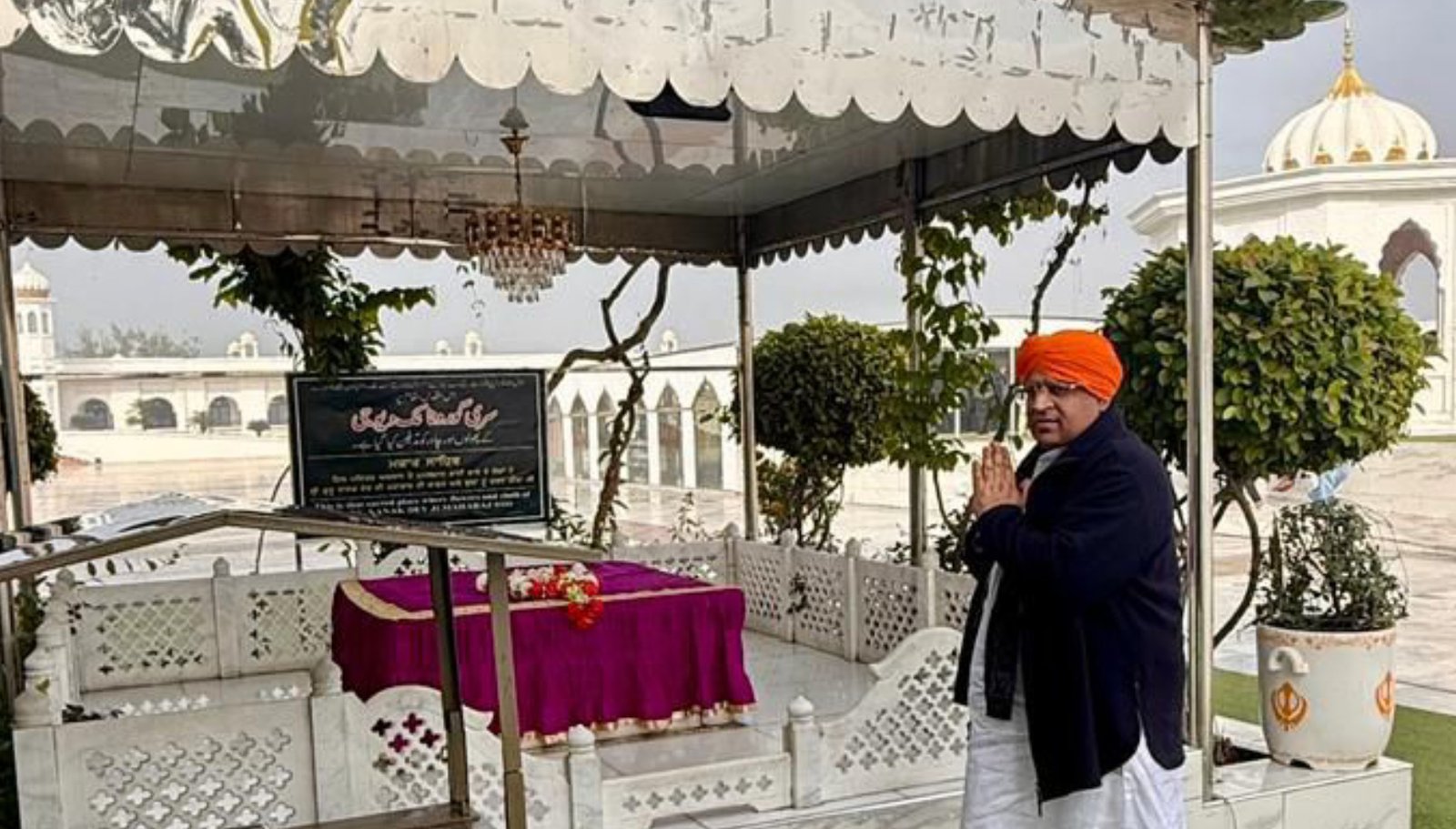 कैबिनेट मंत्री विपुल गोयल  ने करतारपुर साहिब में टेका मत्था