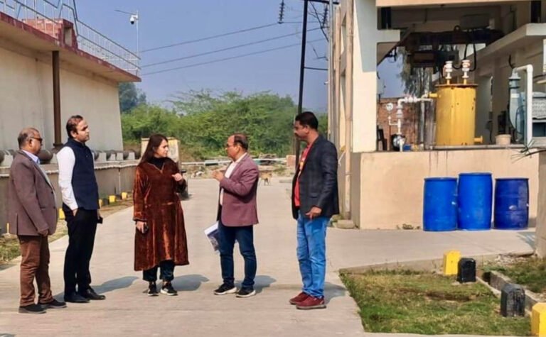 निगम कमिश्नर ए मोना श्रीनिवास ने एसटीपी मिर्जापुर का किया औचक निरीक्षण,