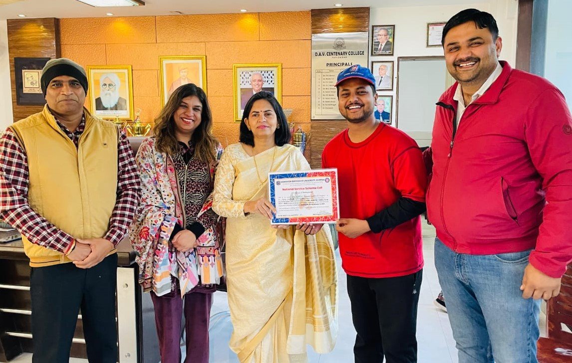 युवा नेतृत्व प्रशिक्षण शिविर में डीएवी शताब्दी के छात्र ने लहराया परचम