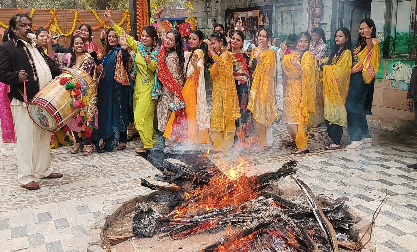 खजानी वूमैनस वोकेशनल इंस्टिट्यूट में मनाया गया लोहड़ी पर्व