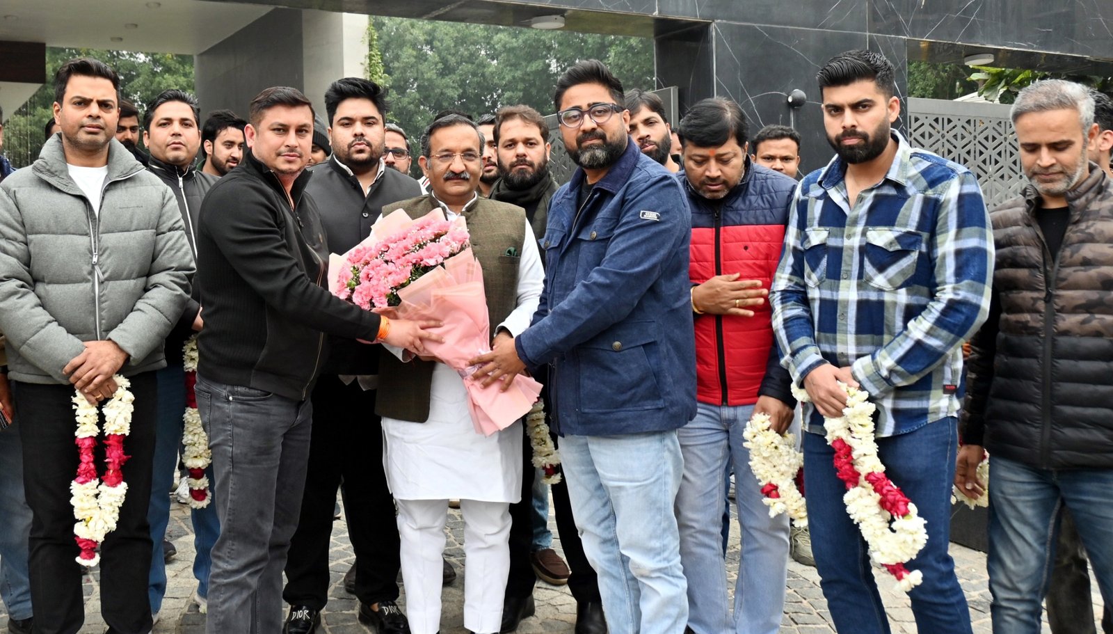 गोल्डी अरोड़ा व पारस राय ने किया मुख्यमंत्री के राजनीतिक सचिव तरुण भंडारी का स्वागत