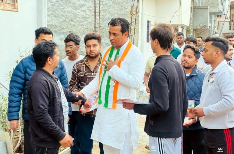 वार्ड नंबर-23 के कांग्रेस प्रत्याशी अजय भड़ाना ने सुंदर और विकसित वार्ड बनाने का किया वादा