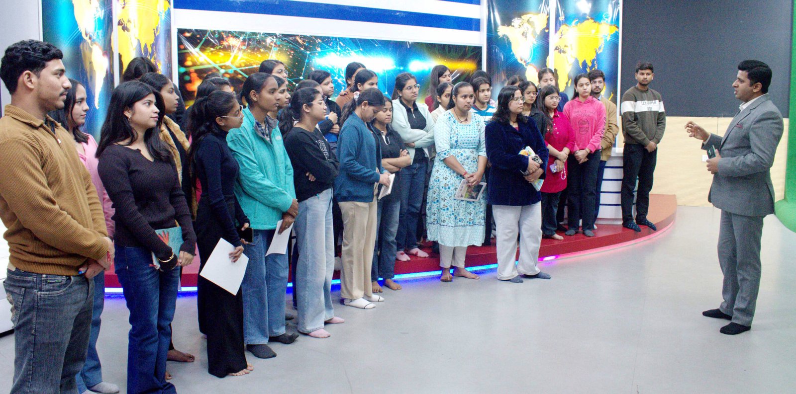 जेसी बोस विश्वविद्यालय के मीडिया विद्यार्थियों का टीवी टेलीप्रॉम्प्टर संचालन की बारीकियों से कराया परिचय