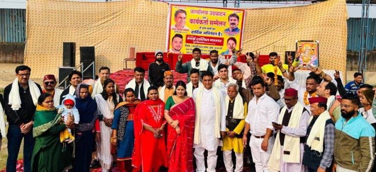 नगर निगम वार्ड नंबर 26 से पंचायती उम्मीदवार के रुप में प्रियंका रावत के कार्यालय का पूर्व विधायक ने किया शुभारंभ