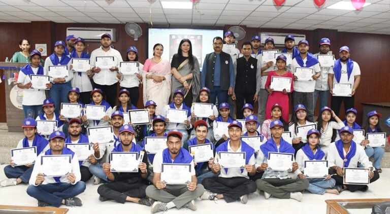 अग्रवाल कॉलेज बल्लभगढ़ में “युवा मेरे भारत और डिजिटल साक्षरता”विषय पर “7 दिवसीय एनएसएस शिविर”का आयोजन किया गया