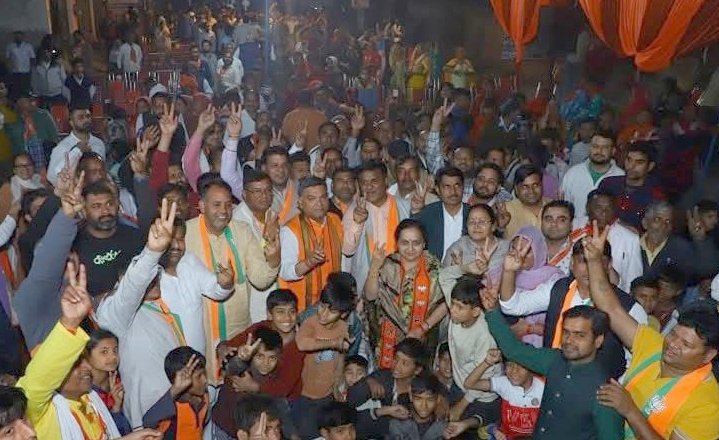 एनआईटी 86 विधानसभा के सभी वार्डों में मेयर प्रत्याशी प्रवीण बत्रा जोशी को मिला अपार जनसमर्थन