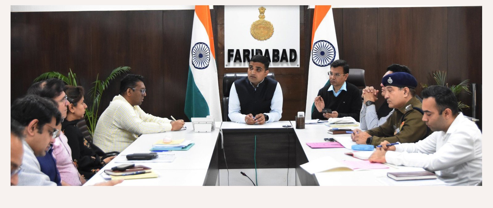 प्रत्येक मतदाता मेयर व मेंबर के लिए अलग-अलग डालेंगे वोट- मेयर पिंक और वार्ड मेंबर के लिए सफ़ेद बैलेट होगी निशानी : जिला निर्वाचन अधिकारी