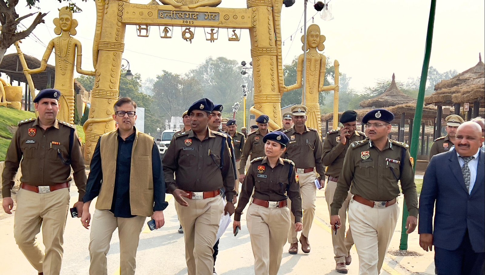 सुरक्षा व्यवस्था के मध्यनजर पुलिस आयुक्त ने किया सुरजकुण्ड मेला परिसर का निरक्षण 