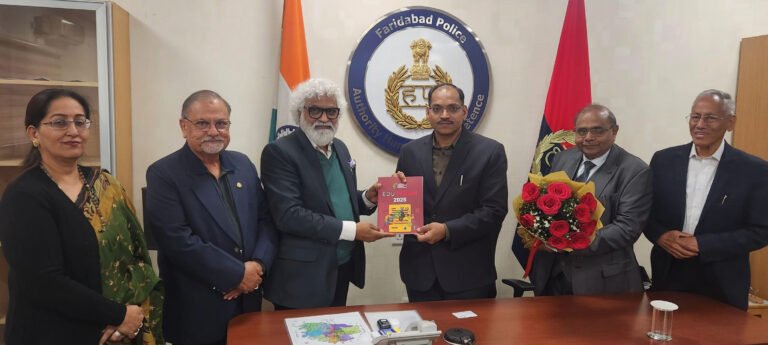 स्कूल वाहन सुरक्षा व यातायात जागरूकता पर पुलिस आयुक्त ने  पदाधिकारियों के साथ की गोष्ठी