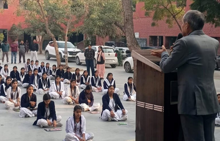 जूनियर रेडक्रॉस ने मातृभाषा का महत्व बताया, प्रचार प्रसार की ली शपथ