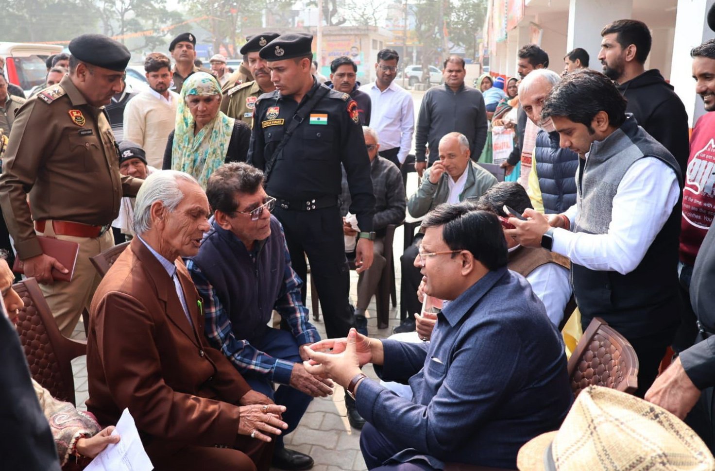 कैबिनेट मंत्री विपुल गोयल ने जनता दरबार में सुनीं जनसमस्याएं, विभिन्न कार्यक्रमों में लिया हिस्सा