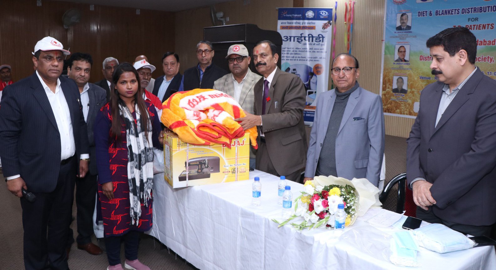 पांच दिवसीय यूथ रेडक्रॉस शिविर के समापन पर टीबी के मरीजों को रोटरी क्लब फरीदाबाद सेंट्रल के सहयोग से पोषाहार वितरिण