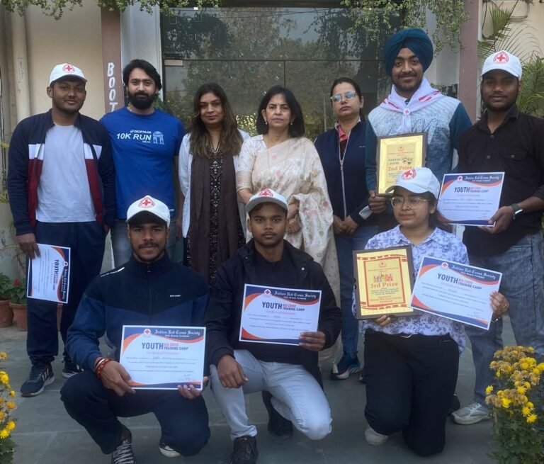 DAV सेंचेनरी कॉलेज के छात्रों ने YRC कैंप में उत्कृष्ट प्रदर्शन किया