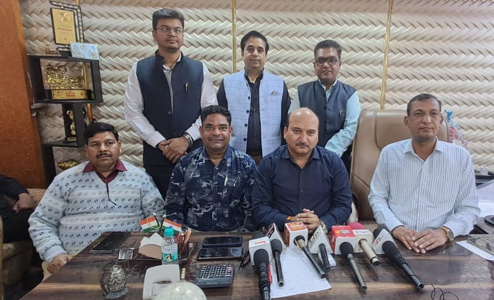 स्कूल स्टॉफ  व छात्रां का परीक्षा सेंटर किया दूर, इप्सा ने जताया विरोध