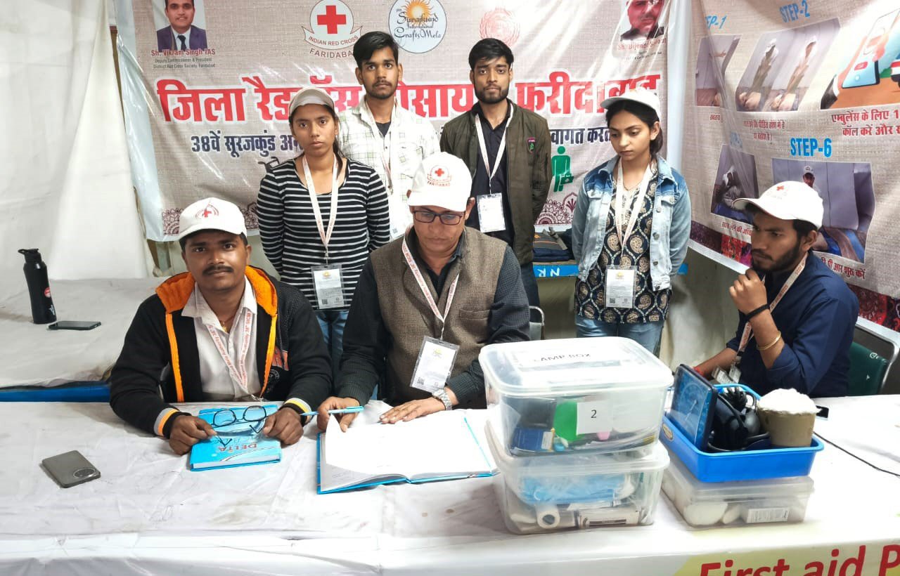 सूरजकुंड मेले में रेड क्रॉस स्वयंसेवको की उत्कृष्ट सेवा बनी मानवता की मिसाल