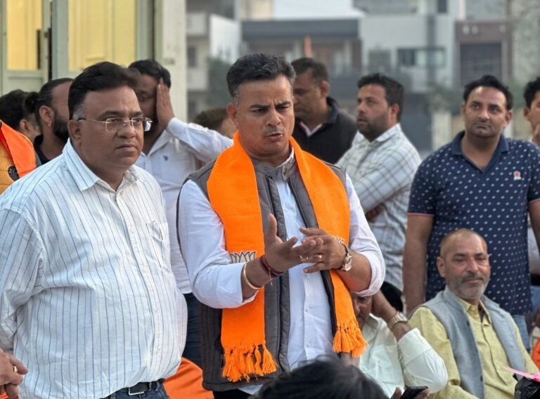 वार्ड-20 से भाजपा प्रत्याशी संदीप चपराना कर रहे धुआंधार प्रचार