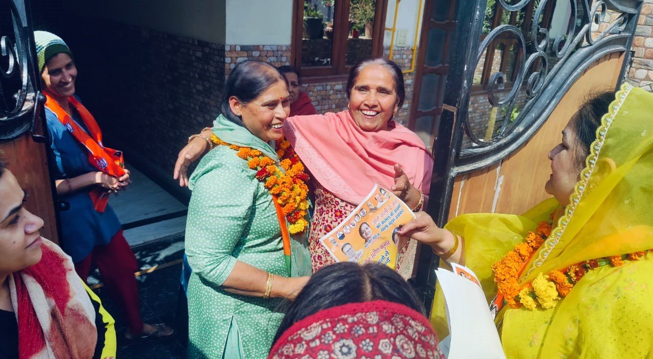 वार्ड-17 की भाजपा प्रत्याशी शोभा सतीश कुमार को मिल रहा  अपार जनसमर्थन