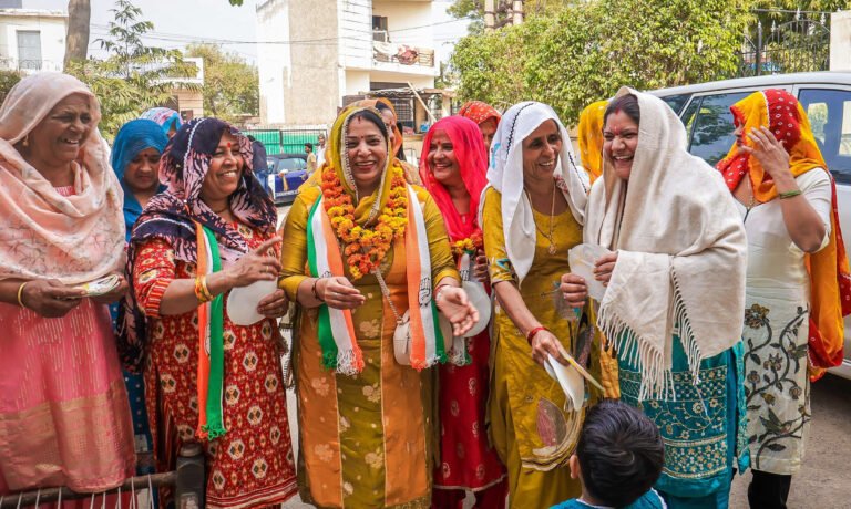 कांग्रेस की मेयर प्रत्याशी लता रानी गुर्जर ने किया दर्जनों नुक्कड सभाओं को संबोधित, फरीदाबाद को क्लीन-ग्रीन बनाने का वादा