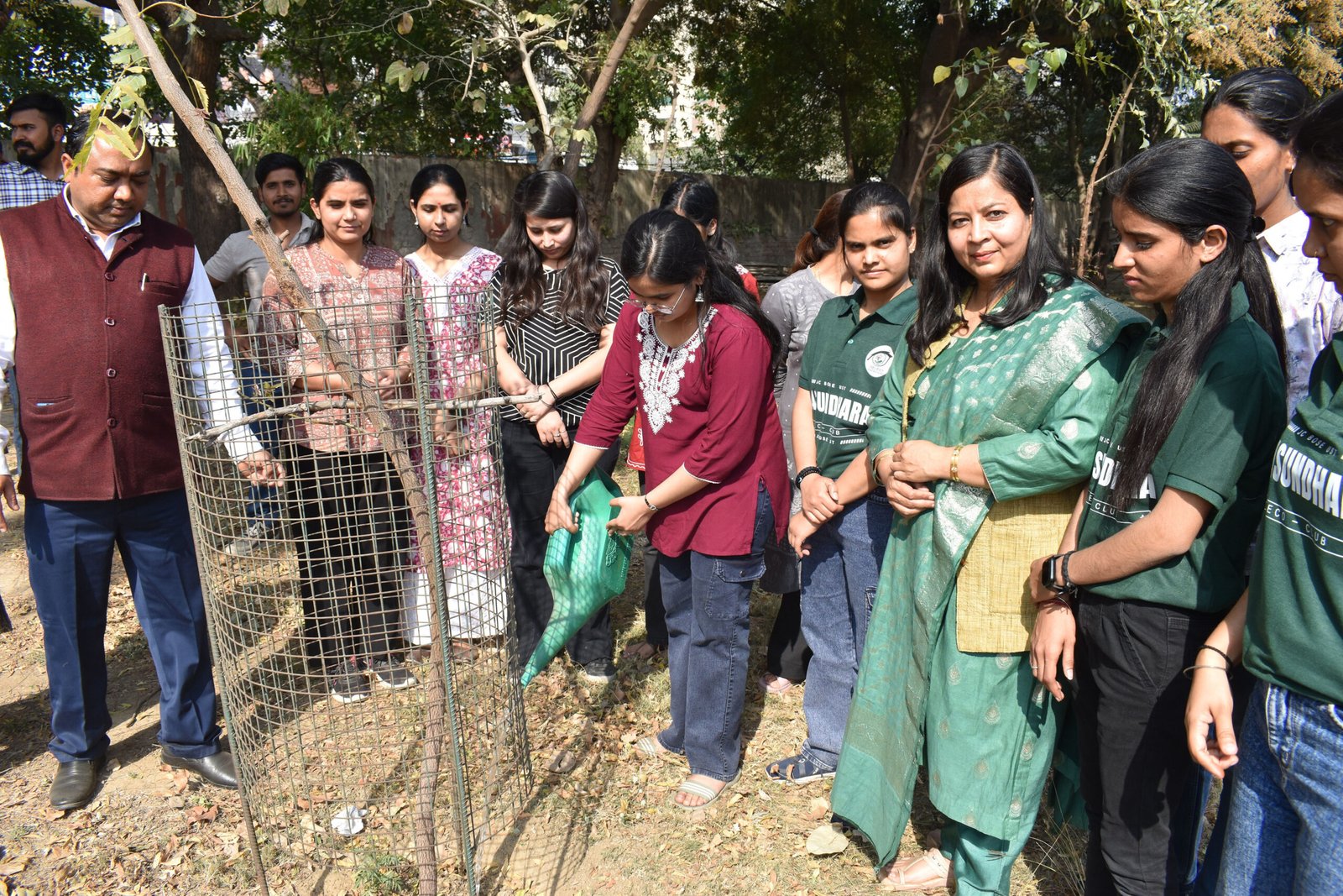 जेसी बोस विश्वविद्यालय में पौधा देखभाल अभियान का शुभारंभ