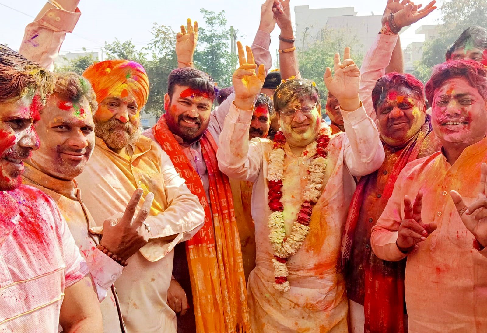 मंत्री विपुल गोयल ने नव-निर्वाचित पार्षदों संग मनाया  धूमधाम से मनाई होली,