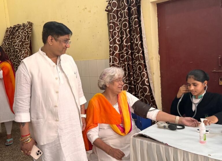 गुरुजी द डिवाइन स्परीचुअलिटी मिशन द्वारा रक्तदान एवं स्वास्थ्य जांच शिविर का आयोजन