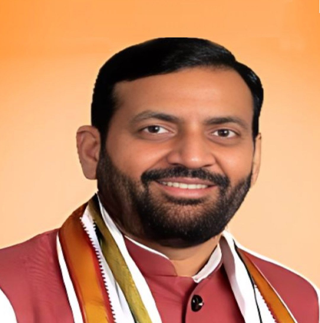 मुख्यमंत्री नायब सिंह सैनी पहुंचे फरीदाबाद , पत्रकारों से बातचीत में कहा- सजगता से जनसेवा की दिशा में कार्य कर करेगी ट्रिपल इंजन सरकार