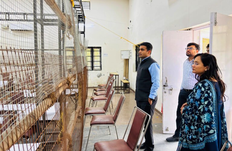 जिला निर्वाचन अधिकारी विक्रम सिंह ने नगर निगम चुनाव के लिए स्थापित किये गये’ मतगणना केंद्रों का किया निरीक्षण