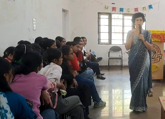 अंतरराष्ट्रीय महिला दिवस के अवसर पर राजकीय महिला महाविद्यालय में एक दिवसीय कार्यशाला का आयोजन किया गया 