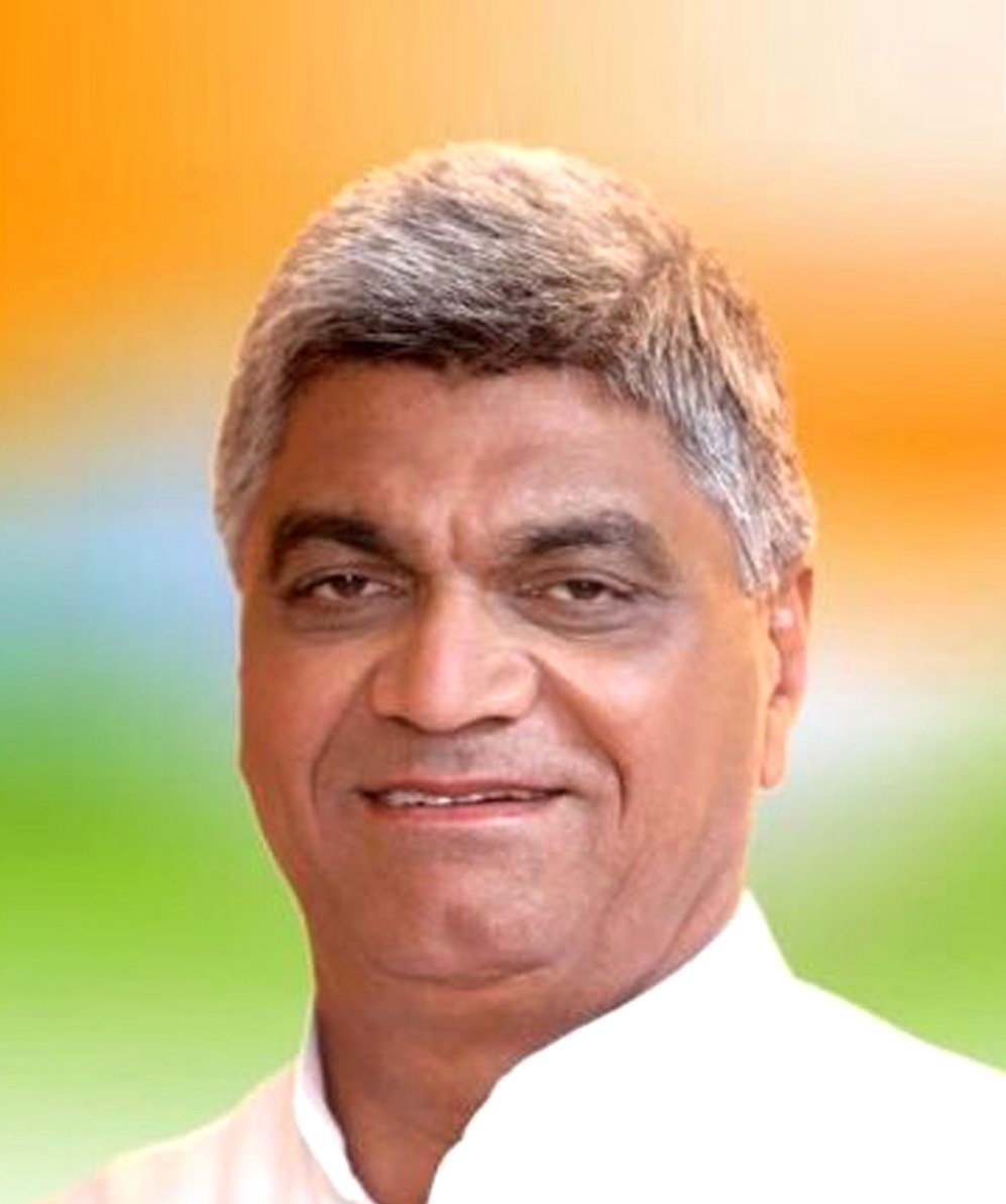 पृथला के विधायक रघुबीर तेवतिया ने फिरोजपुर गांव से डंपिंग यार्ड हटाने और 30 गावों की टूटी सडकों के नव-निर्माण की मांग की