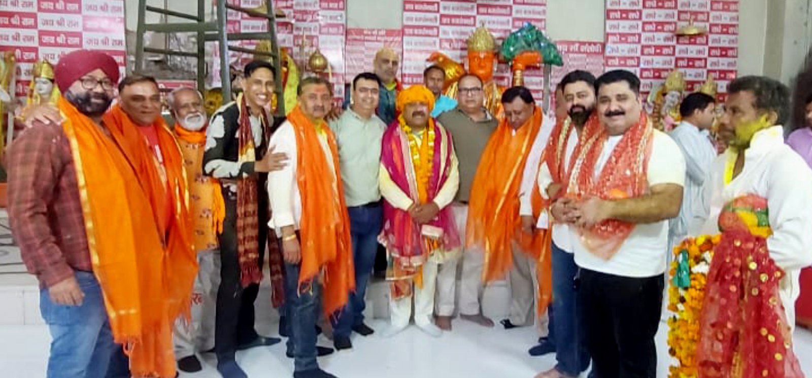 भाजपा प्रत्याशी हरि किशन गिरोटी ने चुनाव में जीत के बाद सीधे हनुमान मंदिर पहुंचे, डाॅ राजेश भाटिया ने किया स्वागत