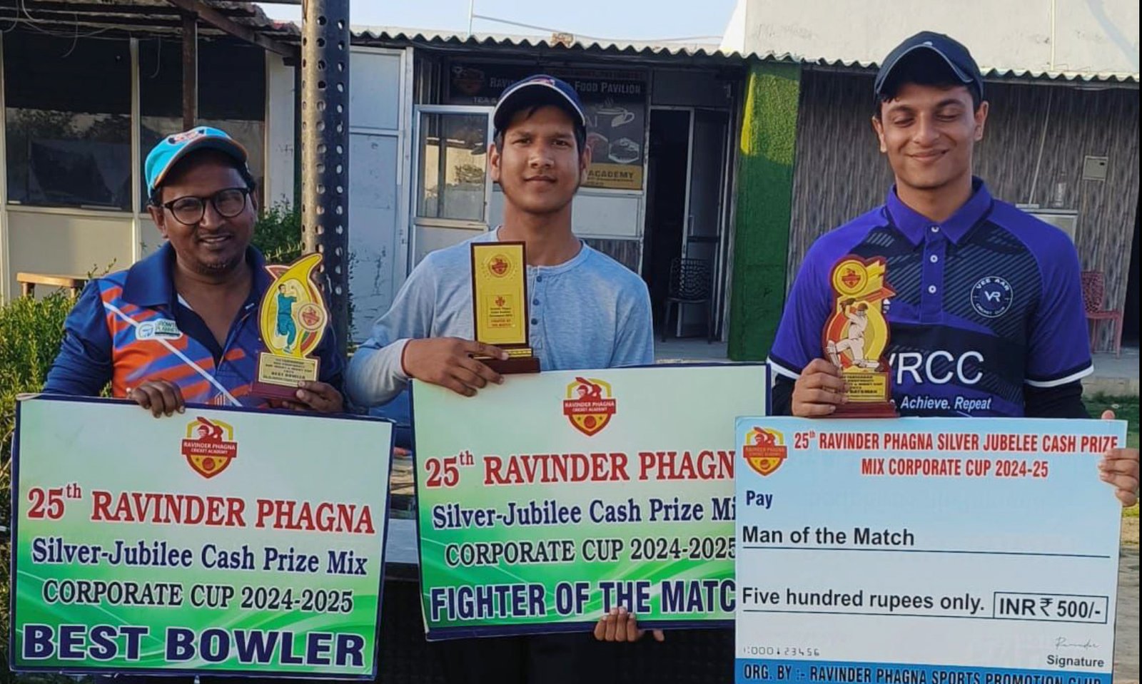 वीआरसीसी इलेवन ने सुनर्स क्लब को 4 विकेट से हराया, मैन ऑफ द मैच वैभव चौधरी और फाइटर ऑफ द  मैच संतोष घोषित 