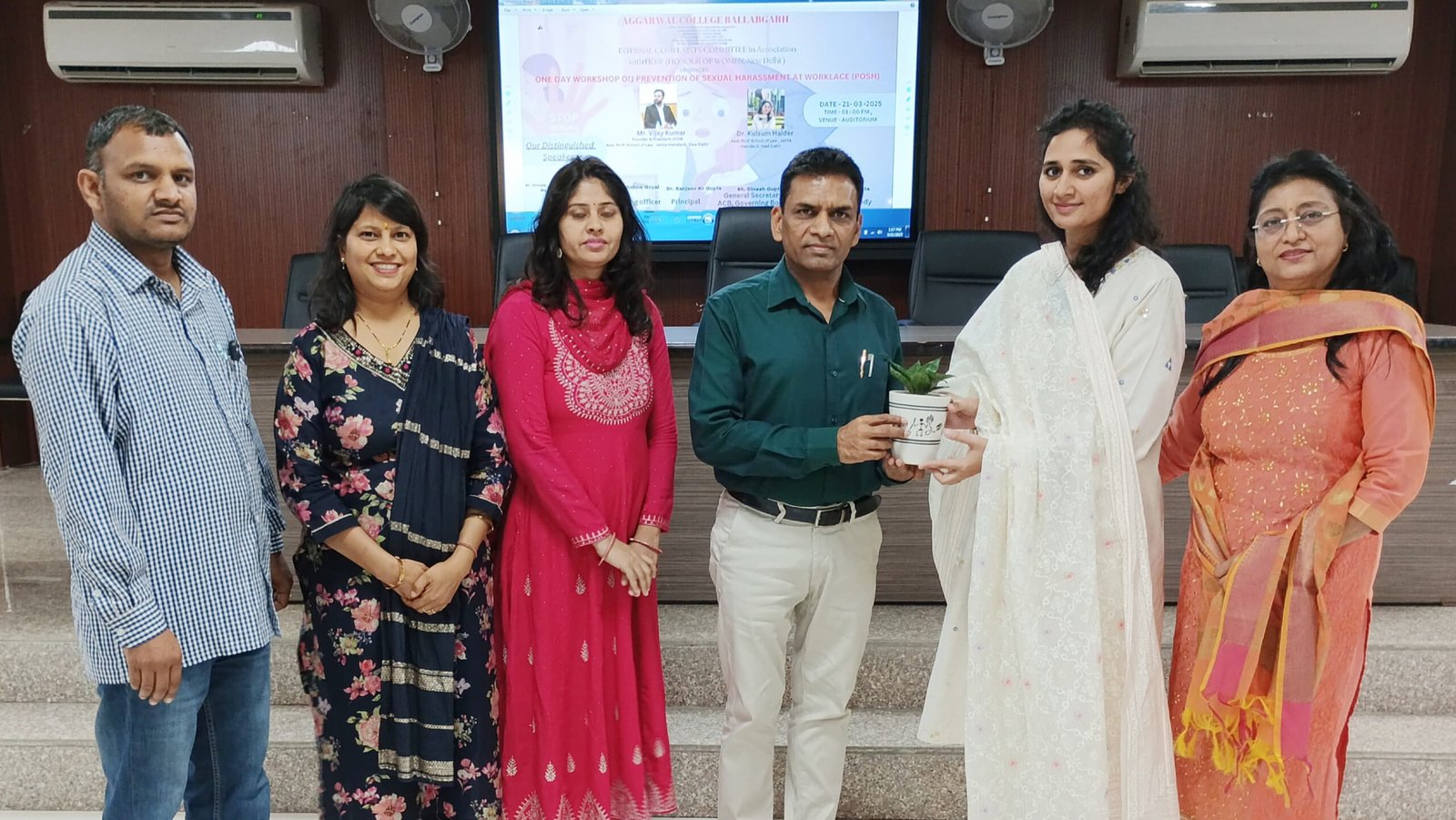 “कार्यस्थल पर यौन उत्पीड़न की रोकथाम ” (POSH) विषय पर कार्यशाला का आयोजन अग्रवाल महाविद्यालय बल्लभगढ़ में