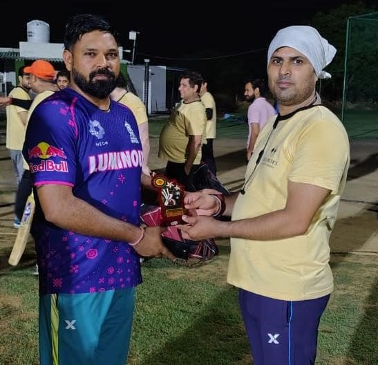 लोकेश भाटी की विस्फोटक बल्लेबाज़ी से रॉयल डीसी इलेवन ने श्याम टैक्स एक्सपोर्ट लिमिटेड को 4 विकेट से दी मात, बने मैन ऑफ द मैच