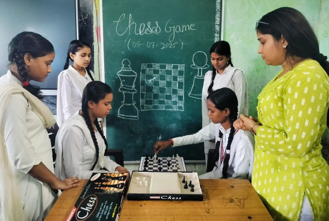 विद्यार्थियों को शतरंज के महत्वपूर्ण स्टेप्स एवं नियम सिखाए