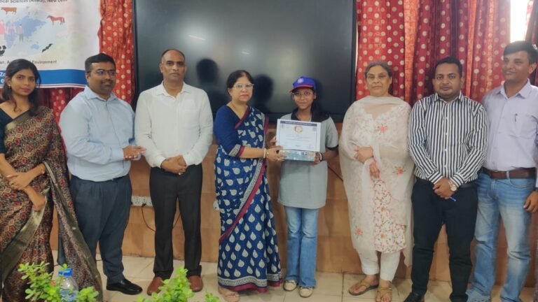 विश्व जूनोसिस दिवस पर शताब्दी महाविद्यालय में जनजागरूकता कार्यक्रम