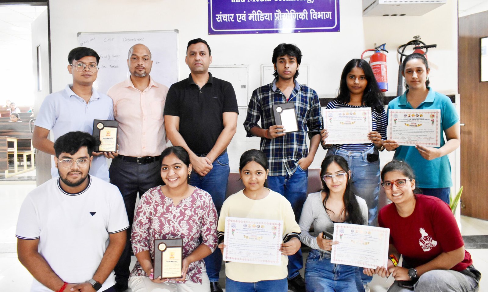 प्रतियोगिता में मीडिया विभाग के विद्यार्थी रहे अव्वल, जीते आठ पुरस्कार